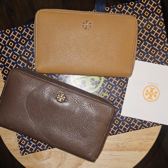 Tory Burch Handbags - Tory Burch Chocalate Brown And Tan Zip Wallets (Choose Your Wallet)